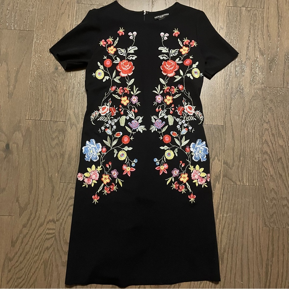 Chelsea & Theodore Embroidered Floral Below Knee Dress PS Sheath Fitted Designer
